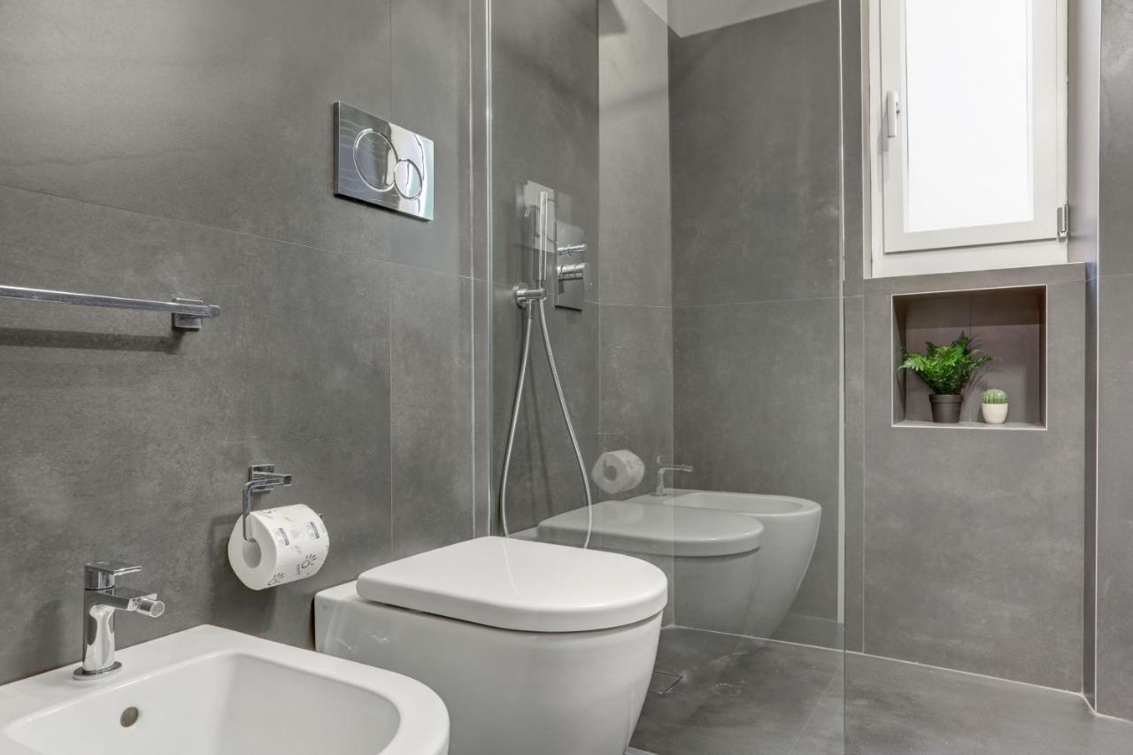 Colosseo Apt Laterano 85 - Home And More Rome Bagian luar foto