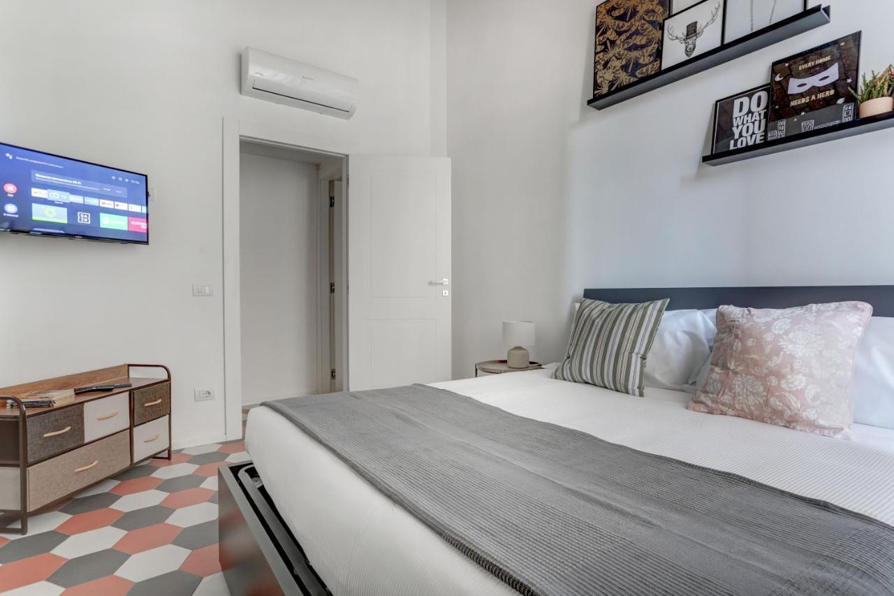 Colosseo Apt Laterano 85 - Home And More Rome Bagian luar foto