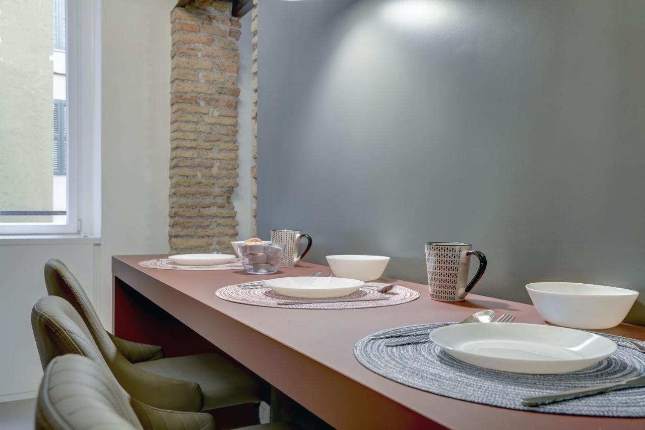 Colosseo Apt Laterano 85 - Home And More Rome Bagian luar foto